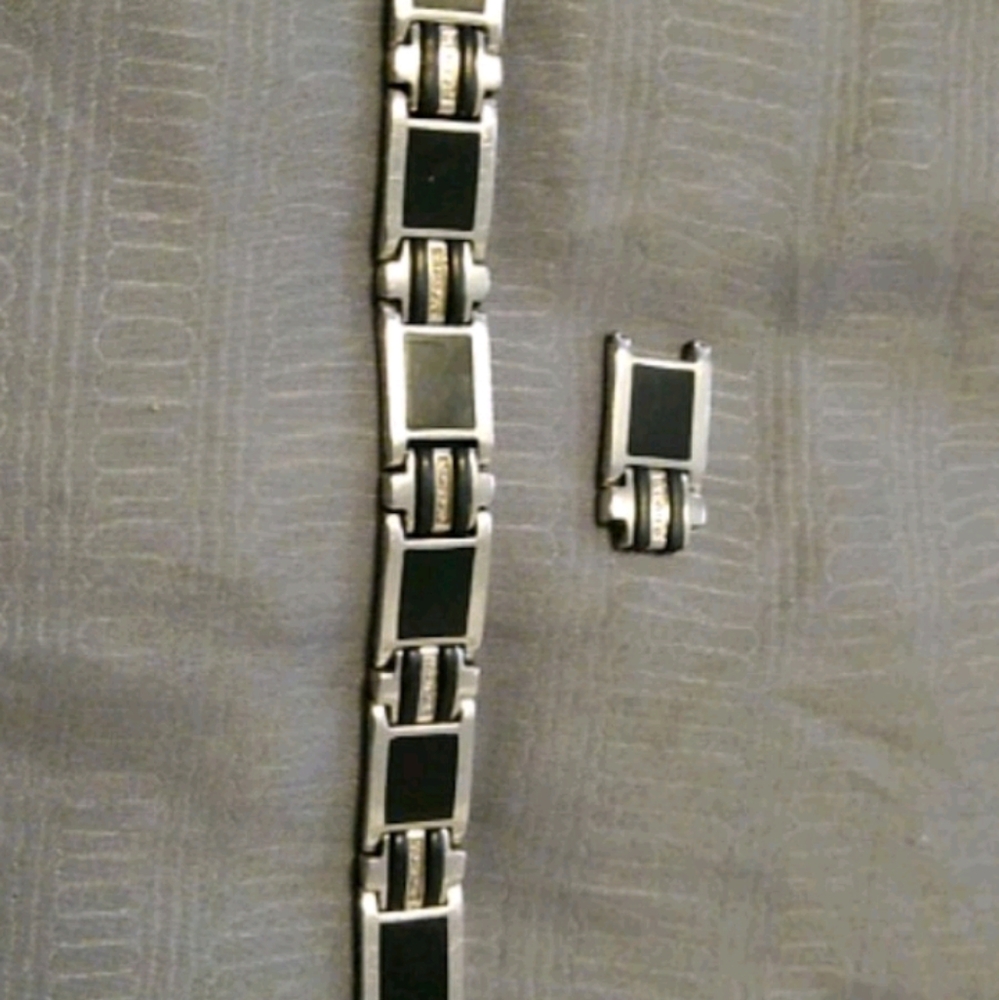 Jewelry - Picture 4 of 7